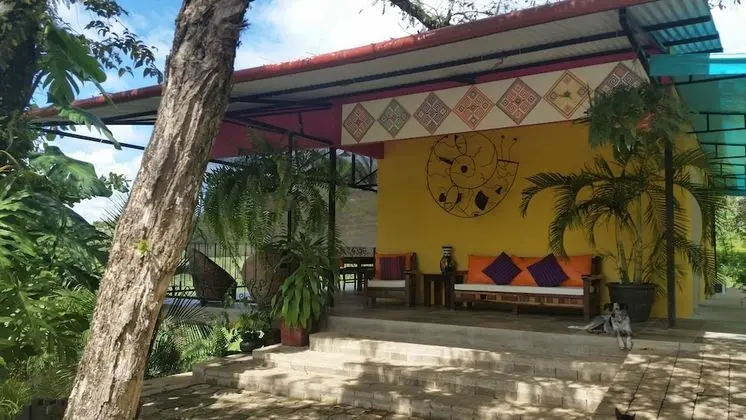 Los Susurros Casa