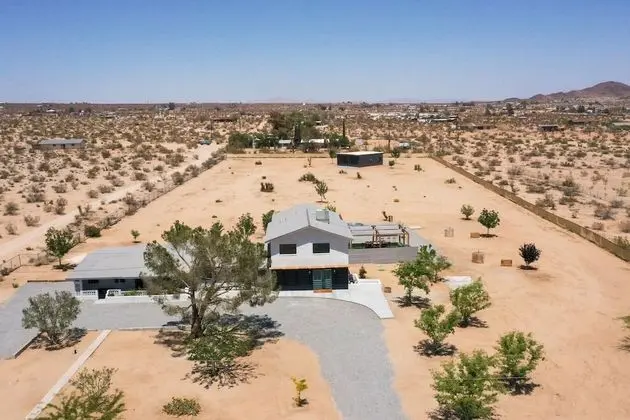 Lost Horse by Avantstay Desert Oasis w/ Mini Pool, Outdoor Entertainers Area & Huge Game Room!