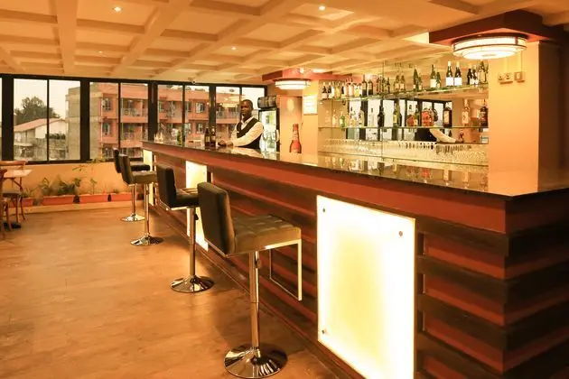 Lotos Inn & Suites - Bar