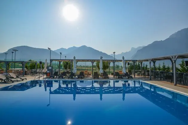 Lotos Mountain Resort - Havuz