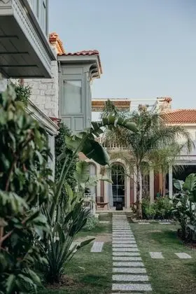 Lotus Alaçatı Bahçe
