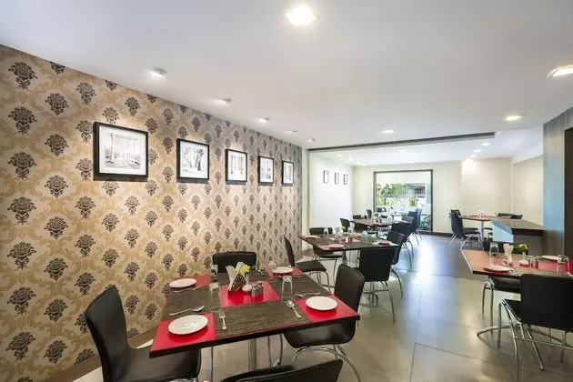 The Lotus - Apartment Hotel, Venkatraman Street - Yerinde Yemek