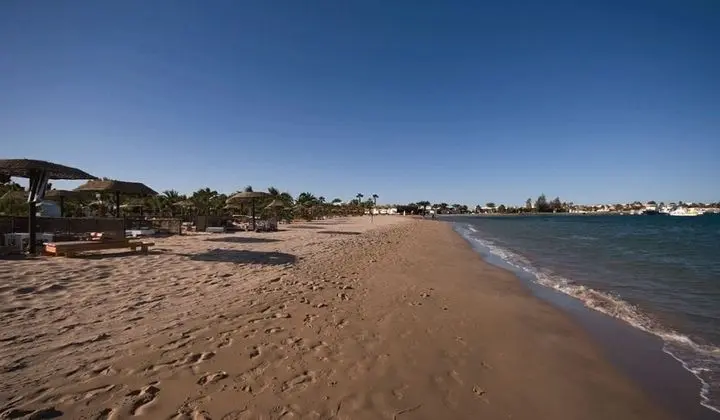 Lotus Bay Resort - Plaj