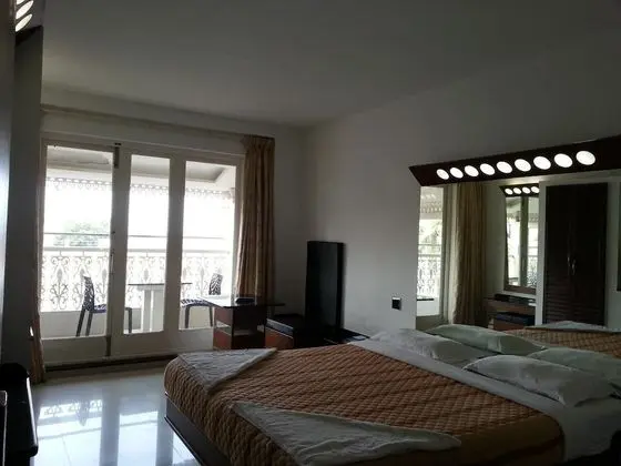 Lotus Bay View Hotel - Oda