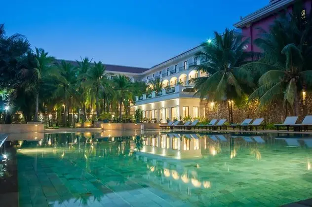 Lotus Blanc Resort - Havuz
