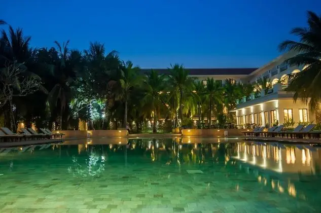 Lotus Blanc Hotel - Havuz