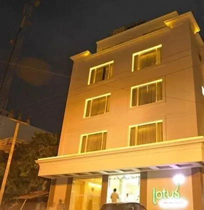 Lotus Comfort-A Pondy Hotel - Dış Mekan