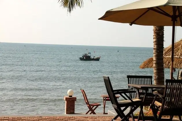 Lotus Village Resort Mui Ne - Plaj