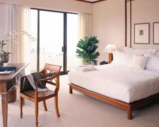 Lotus Honolulu at Diamond Head