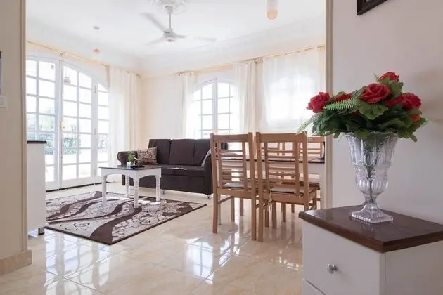 Lotus Lis House