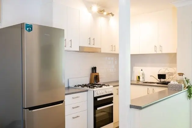 Lotus Stay Manly - Apartment 631 - Mutfak
