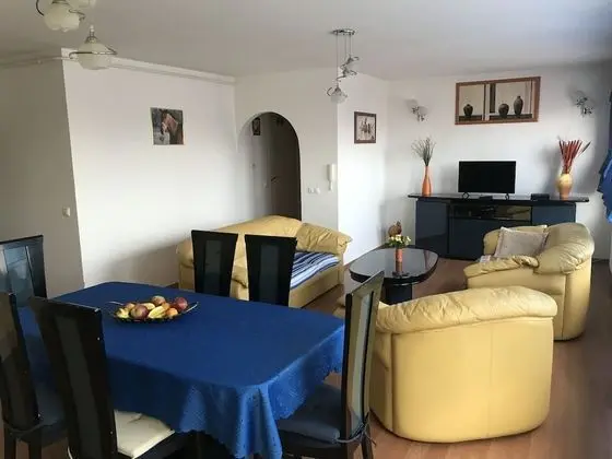 Lotusz Apartments - Lobi