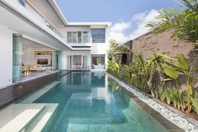 Villa Louis Legian by Nagisa Bali - Havuz