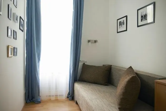 Louisa Apartment - Oda
