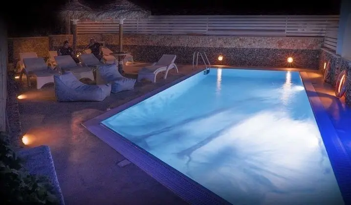 Loukas & Emma Eco Houses - Havuz