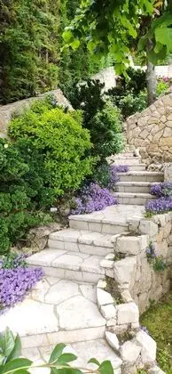 Loup Castel Boutique Hotel B&B - Dış Mekan