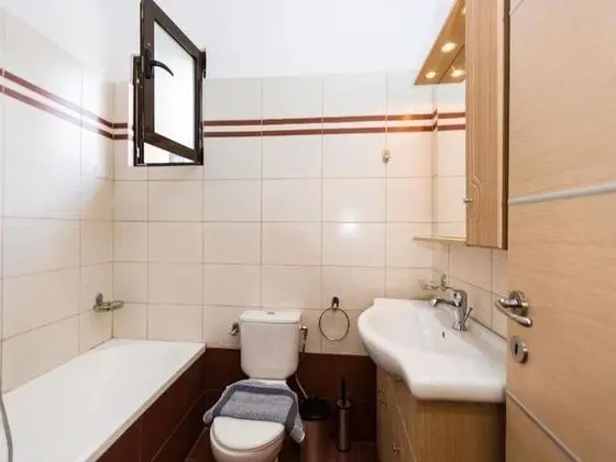 Loutra Suite With Private Pool - Banyo Özellikleri