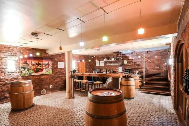 Lovane Boutique Wine Estate & Guesthouse - Yerinde Yemek