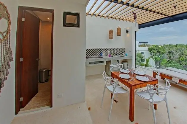 Loveboat Penthouse Studio With Private Splash Pool – PENTHOUSE 5 B – By Salt-Kisses - Oda Düzeni