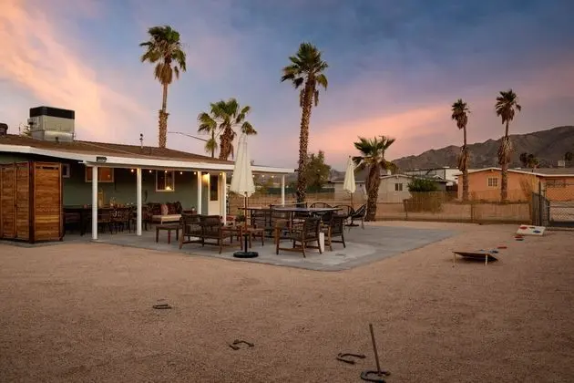Lovegrass by Avantstay Desert Haven w/ Stunning Patio w/ Ping Pong!