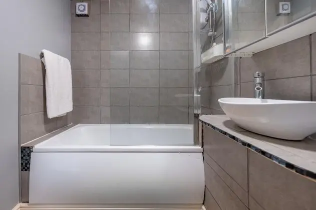Lovegrove Contractor Stay With Free Wi-fi in Slough - Banyo Tipleri
