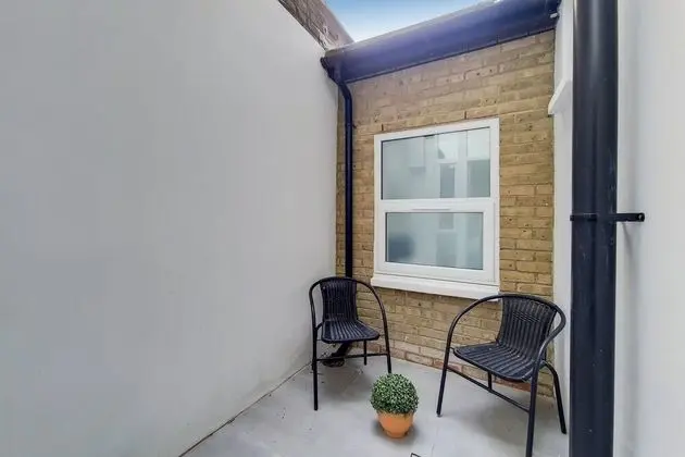 Lovely 1-bed Apartment in London With Courtyard