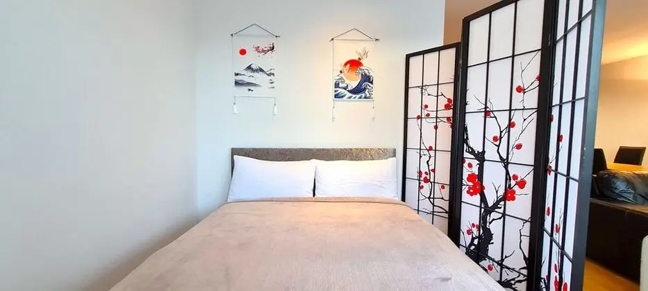 Lovely 1 bedroom apartment with a view - Yatak Takımları