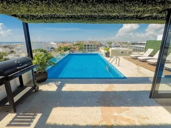 Lovely 1 Br Apartment, 3 Blocks To Mamitas, Roof Pool Views, Bbq