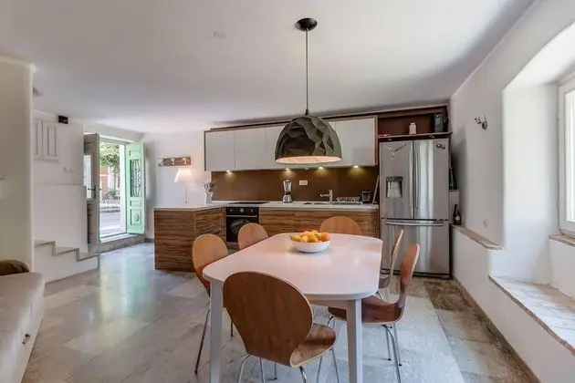 Lovely 15th Century Apartment in Osor - Yerinde Yemek