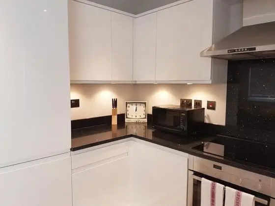 Lovely 2-bed Apartment in Brentwood - Mutfak
