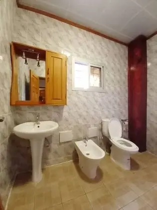 Lovely 2-bed Apartment in Kribi-douala - Banyo Tipleri