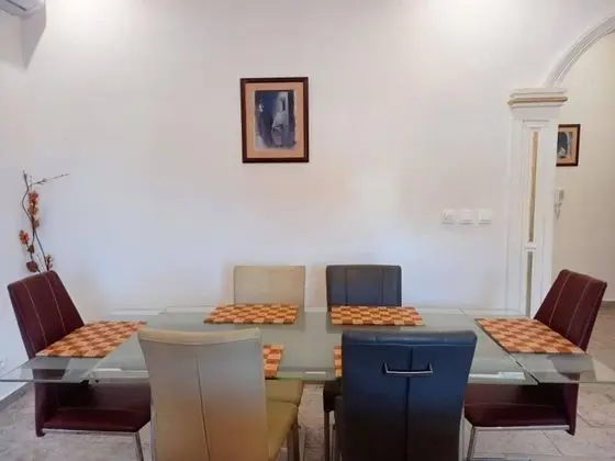 Lovely 2-bed Apartment in Kribi-douala - Mutfak