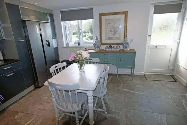 Lovely 2 Bed Apartment Pembroke Castle - Mutfak