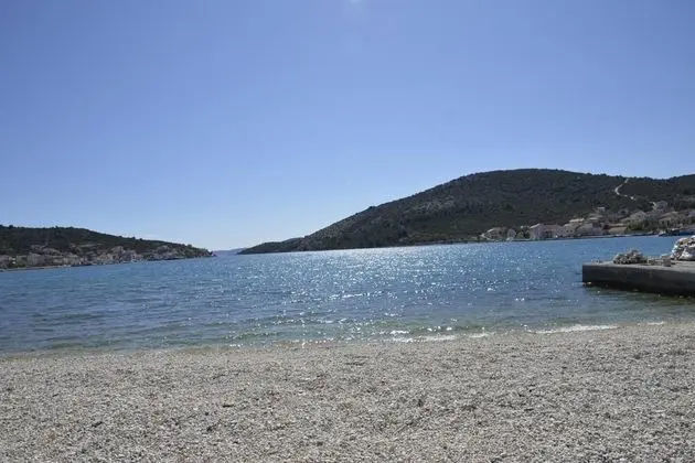 Lovely 2-bed Apartment in Vinisce, Close to Beach - Plaj
