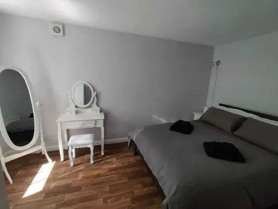 Lovely 2-bed Apartment in Wincanton Somerset - Oda