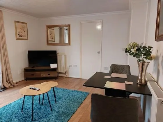 Lovely 2-bed House in the Heart of Woodhouse - Oda Düzeni