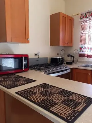 Lovely 2-bed House in Portmore - Mutfak