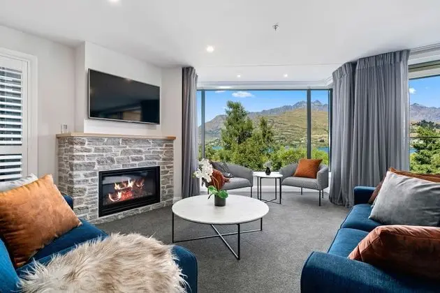 LOVELY 2 BEDROOM APARTMENT WITH INDOOR FIREPLACE