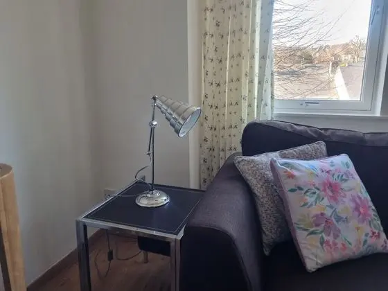 Lovely 2 Bedroom Apartment With Private Parking - İç Mekan