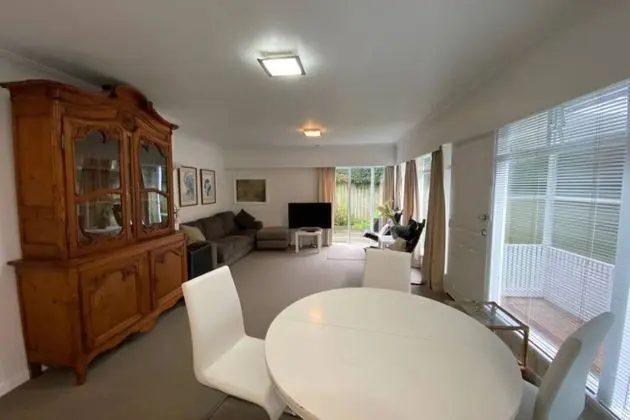 Lovely 2 Bedroom Apartment in Quiet Parnell - Yerinde Yemek