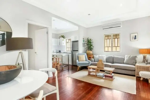 Lovely 2 Bedroom Terrace House in West End - İç Mekan