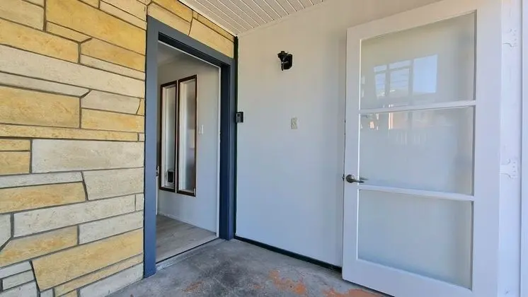Lovely 2- Bedroom Unit with Free Parking - Lobi
