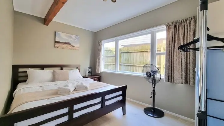 Lovely 2- Bedroom Unit with Free Parking - Oda