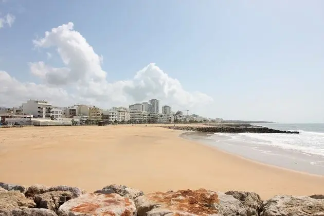 Lovely 2 -bedroom Vacation Apartment In Quarteira - Plaj