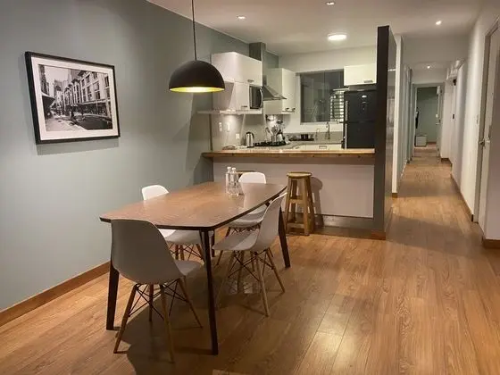 Lovely 2BR with Balcony in Miraflores - Oda Düzeni