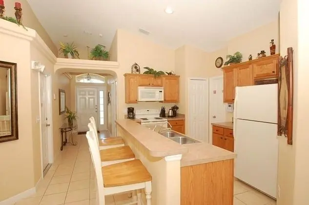 Lovely 3 Bed 2 Bath Pool Home With Games Room - Mutfak