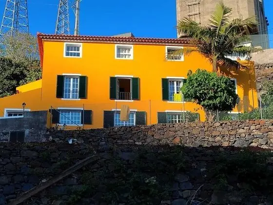Lovely 3-bed Apartment in Canico - With Nice Views