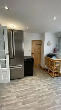 Lovely 3-bed House in Bridgend 7min From Porthcawl - Mutfak