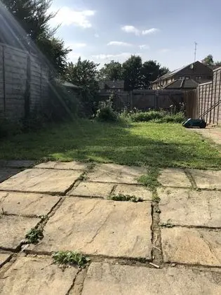 Lovely 3-bed House in Farnham Royal Slough - Dış Mekan
