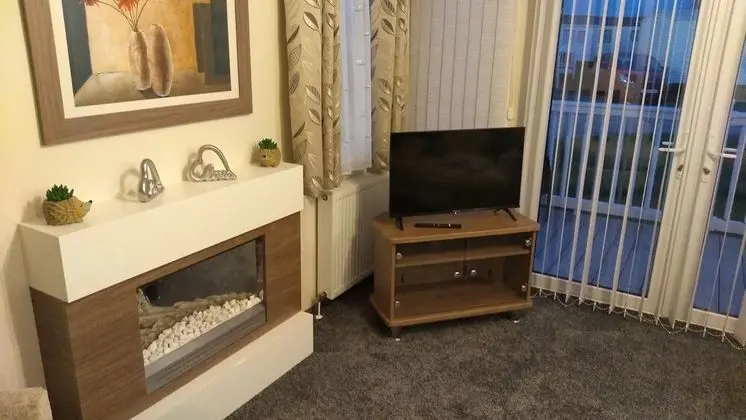 Lovely 3-bed Lodge in Towyn Near Rhyl - İç Mekan